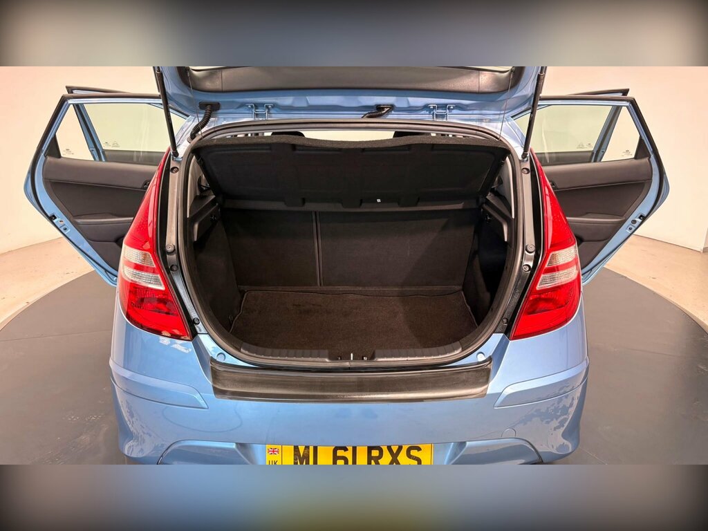 Hyundai I30 1.4 Comfort Estate Euro 5 108 B Silver #62