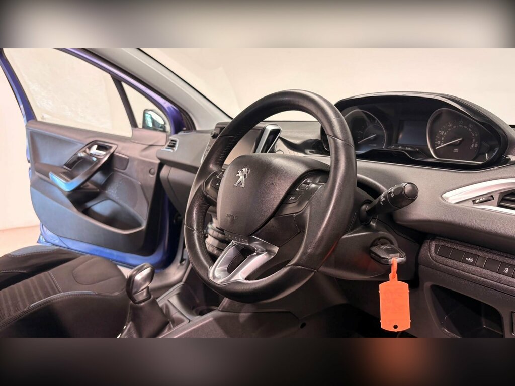 Peugeot 208 1.2 Vti Allure Euro 5 Red #56