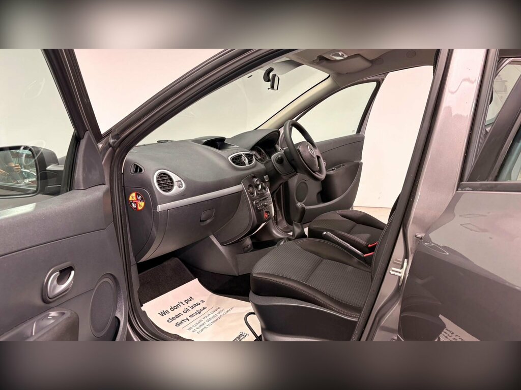Renault Clio 1.2 Expression Euro 5 White #47