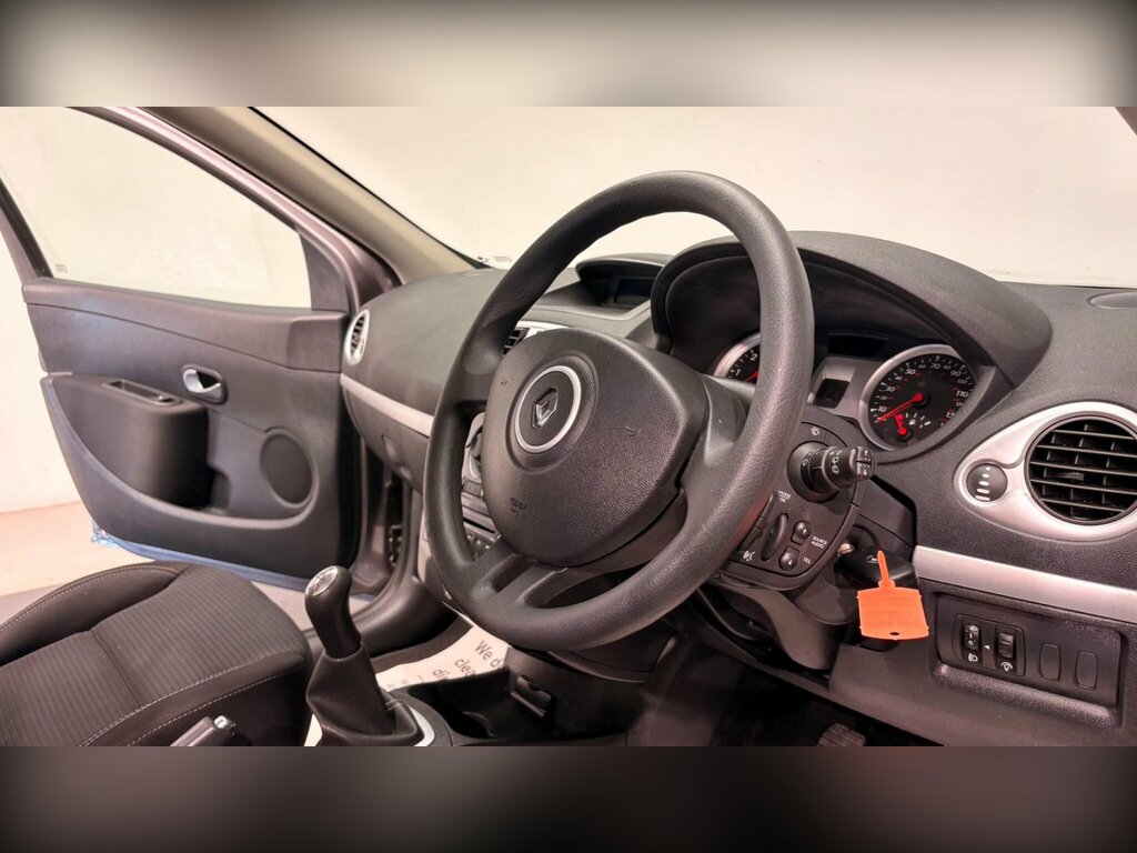 Renault Clio 1.2 Expression Euro 5 White #56