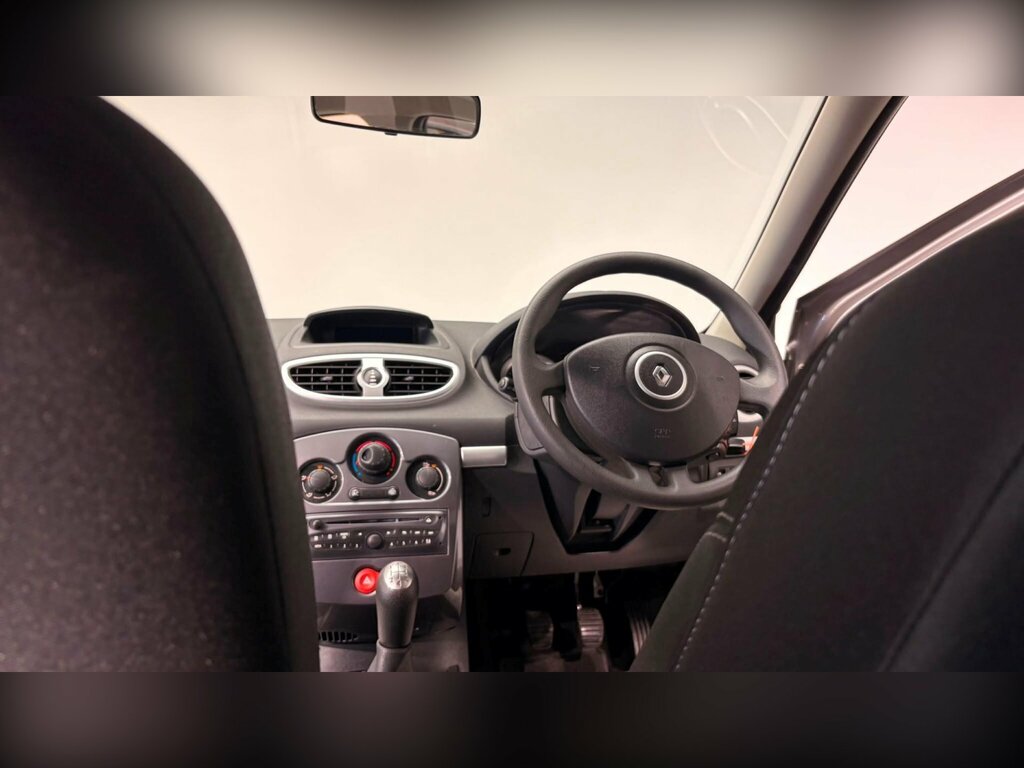 Renault Clio 1.2 Expression Euro 5 White #51