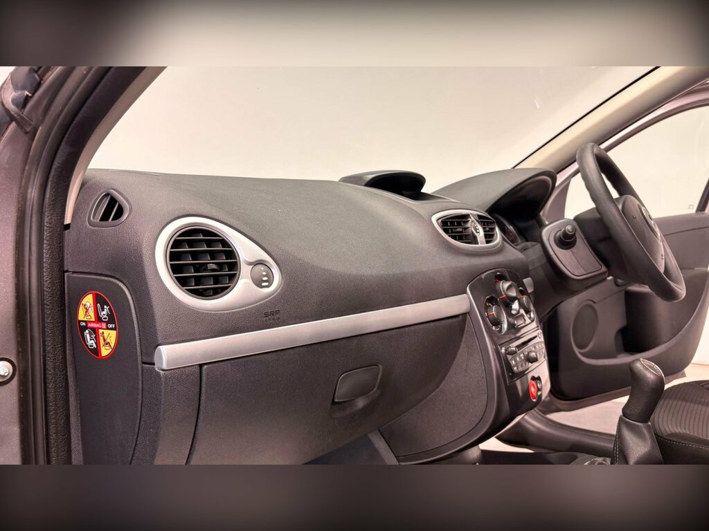 Renault Clio 1.2 Expression Euro 5 White #53