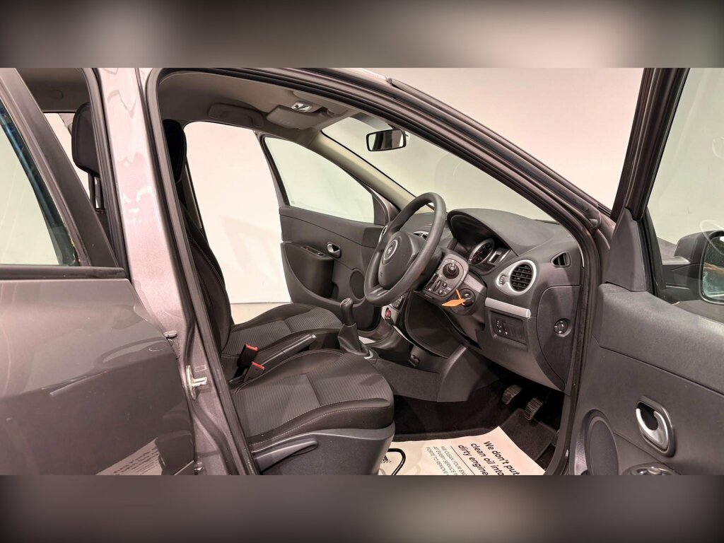 Renault Clio 1.2 Expression Euro 5 White #43