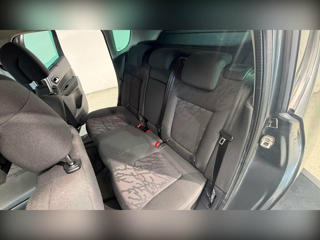 Peugeot 3008 E-hdi Active Grey #50