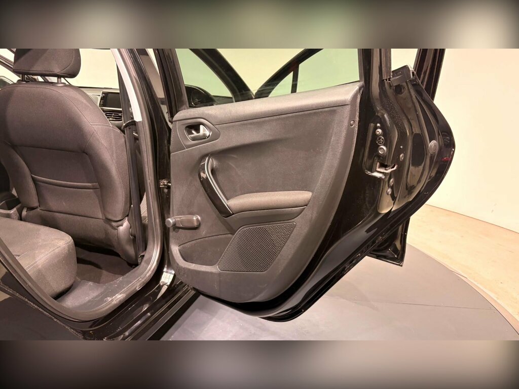 Peugeot 208 Hatchback Silver #46