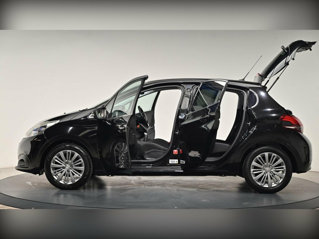 Peugeot 208 Hatchback Silver #32
