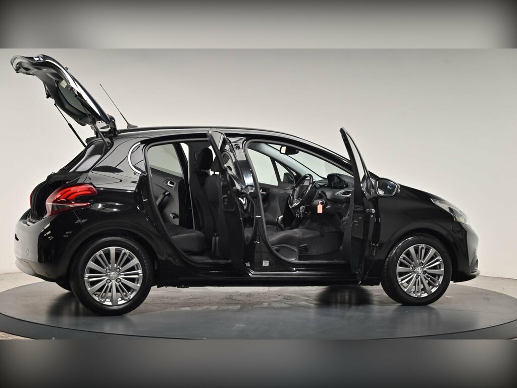 Peugeot 208 Hatchback Silver #40