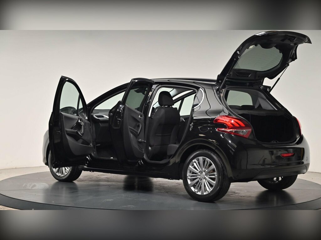 Peugeot 208 Hatchback Silver #34