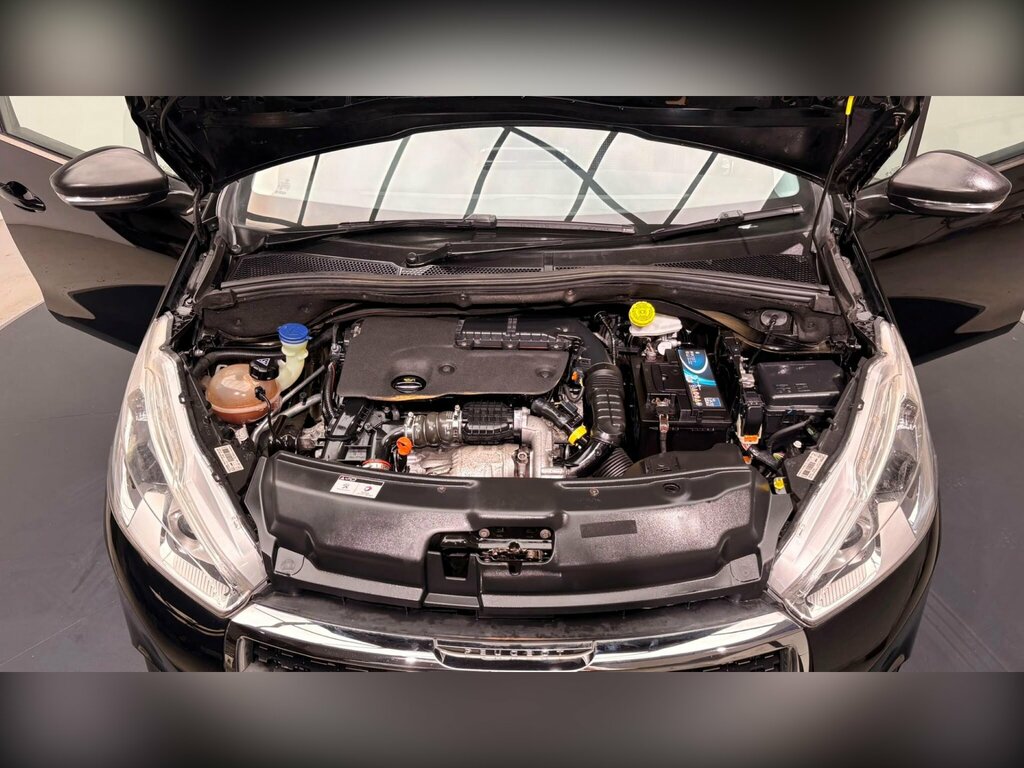Peugeot 208 Hatchback Silver #64