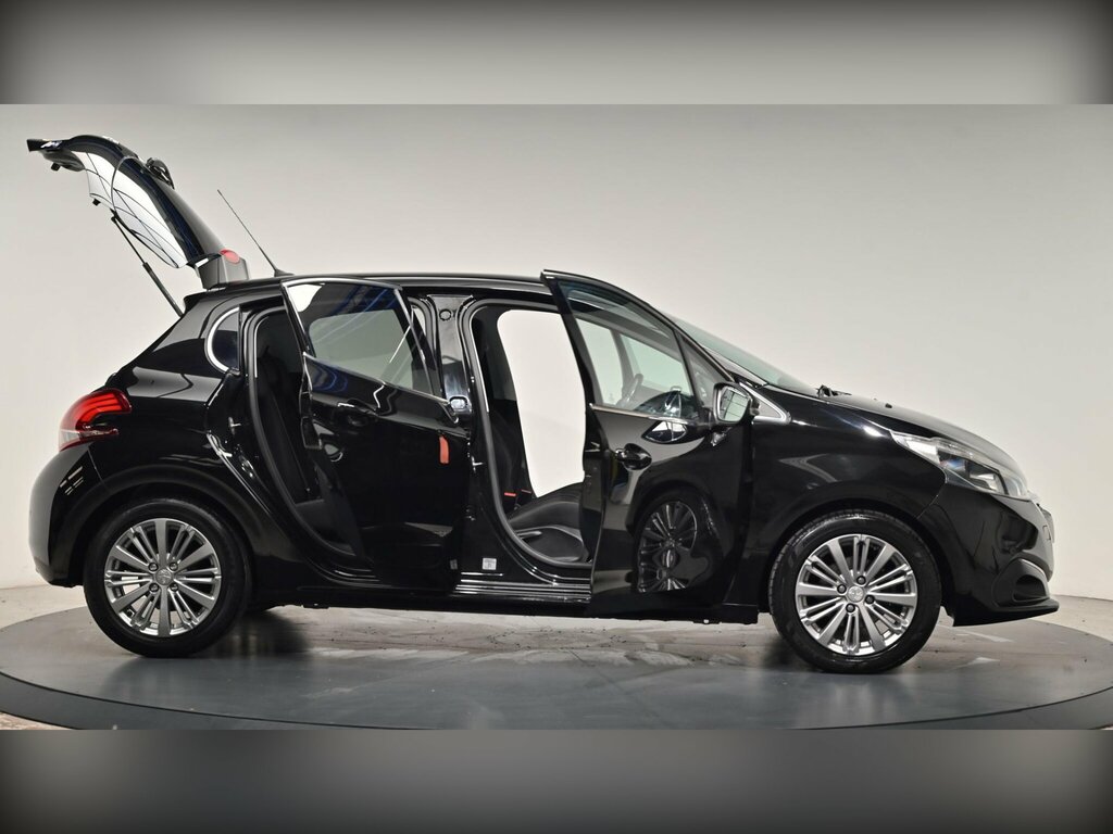 Peugeot 208 Hatchback Silver #41
