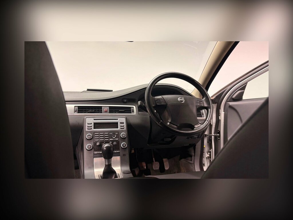 Volvo V70 2.4Td 163Ps Se Lux Red #37