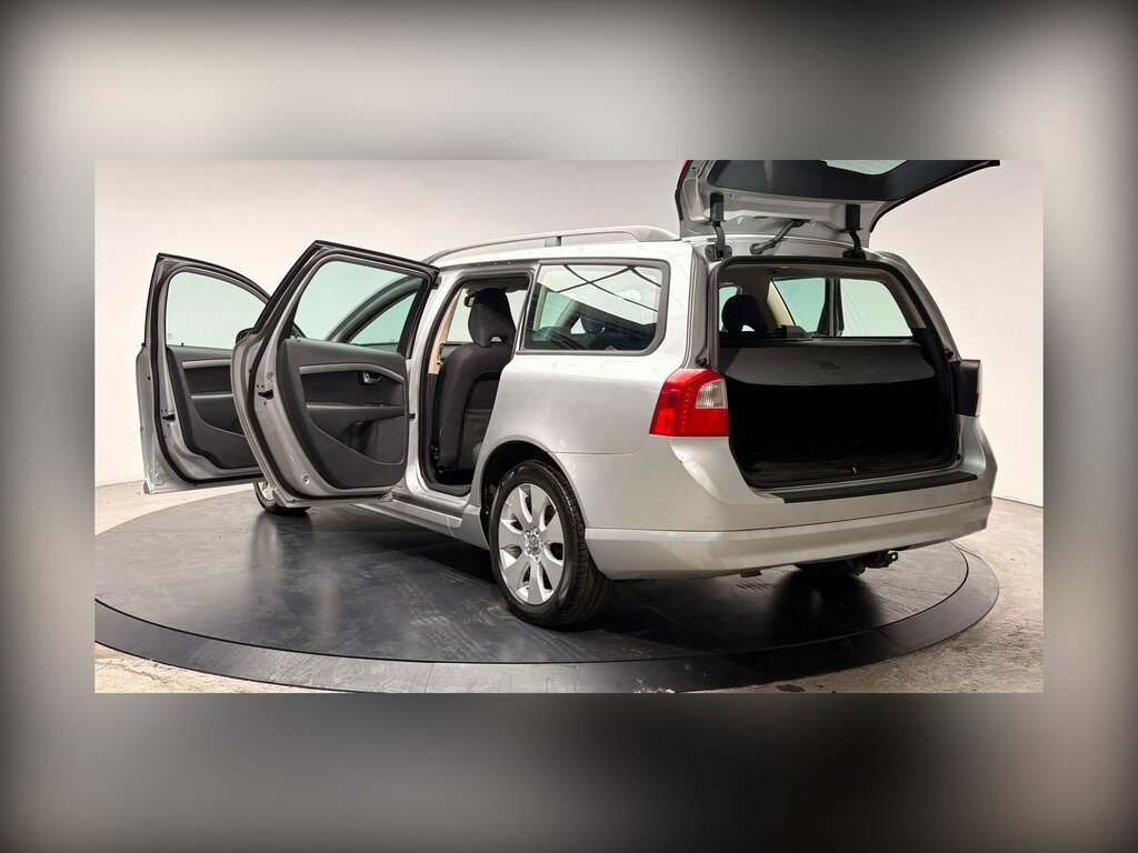 Volvo V70 2.4Td 163Ps Se Lux Red #29