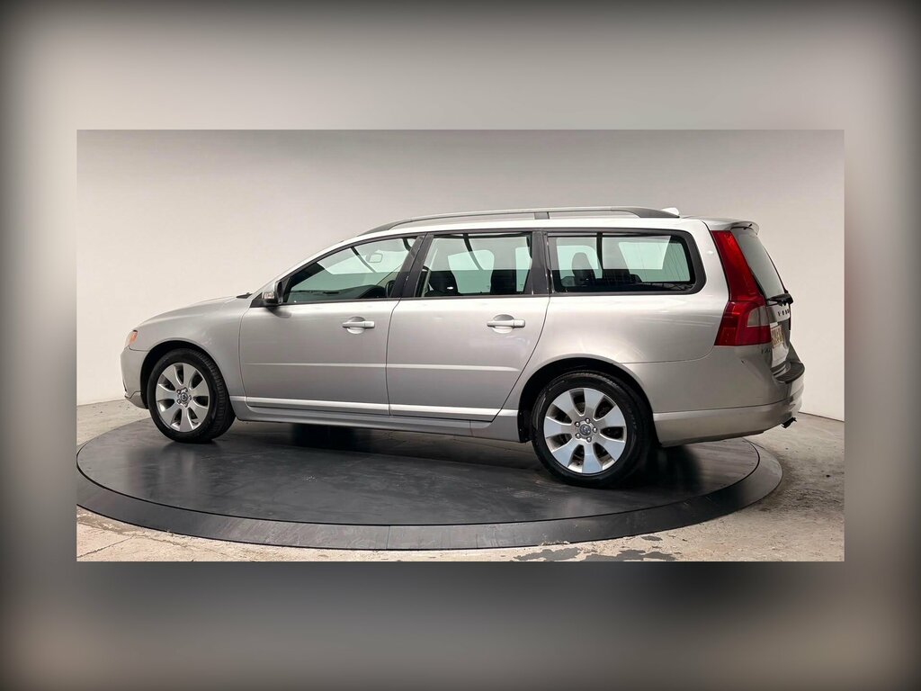 Volvo V70 2.4Td 163Ps Se Lux Red #7