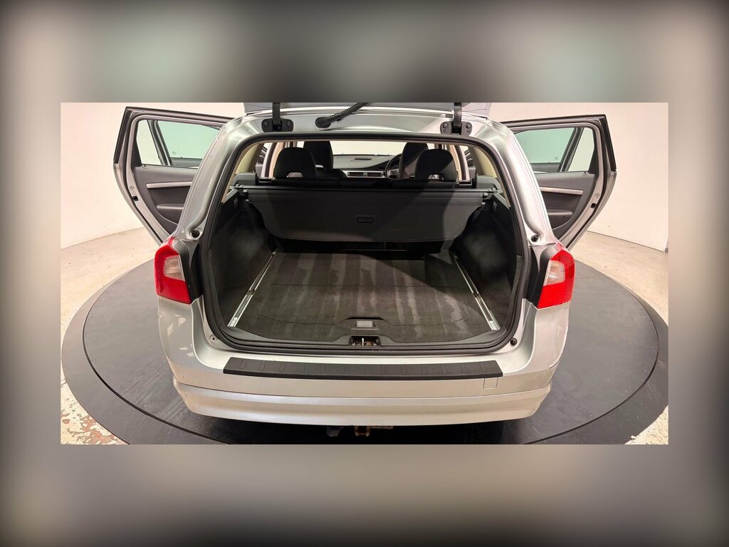 Volvo V70 2.4Td 163Ps Se Lux Red #43