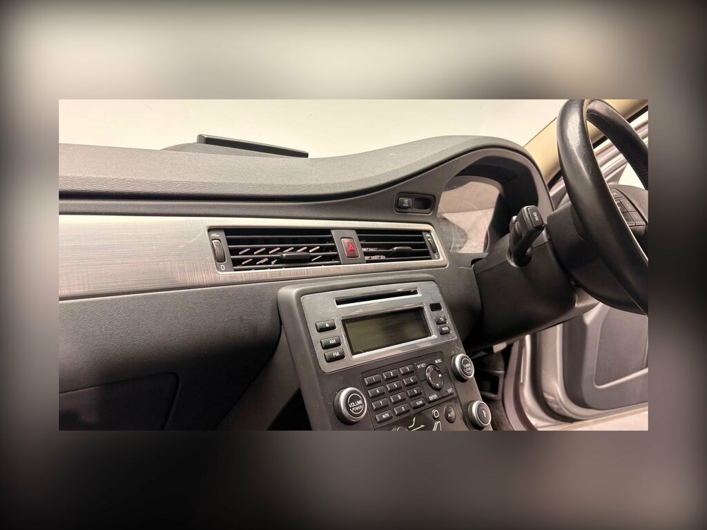 Volvo V70 2.4Td 163Ps Se Lux Red #36