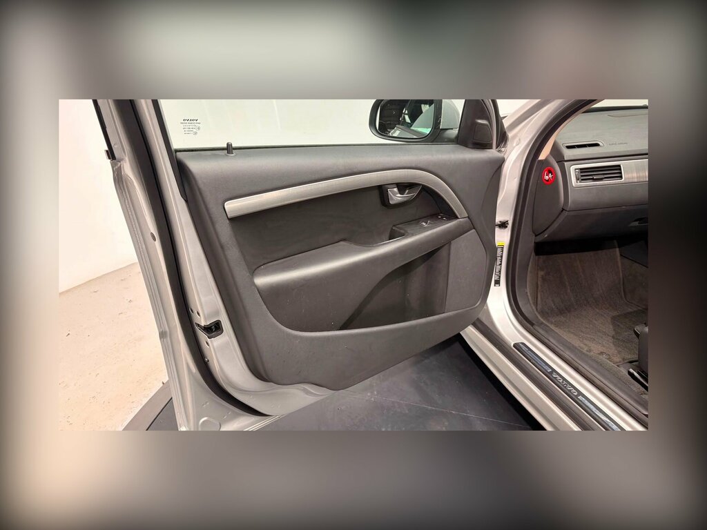 Volvo V70 2.4Td 163Ps Se Lux Red #41