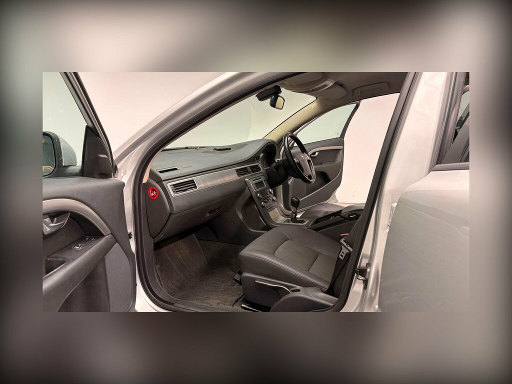 Volvo V70 2.4Td 163Ps Se Lux Red #40