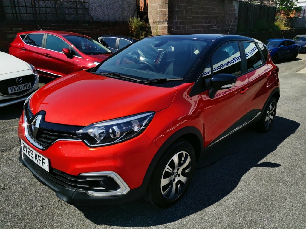 Renault Captur Play Tce DV69KFF Red #2
