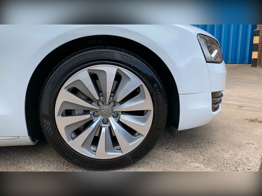 Audi A8 3L Se Executive Black #31