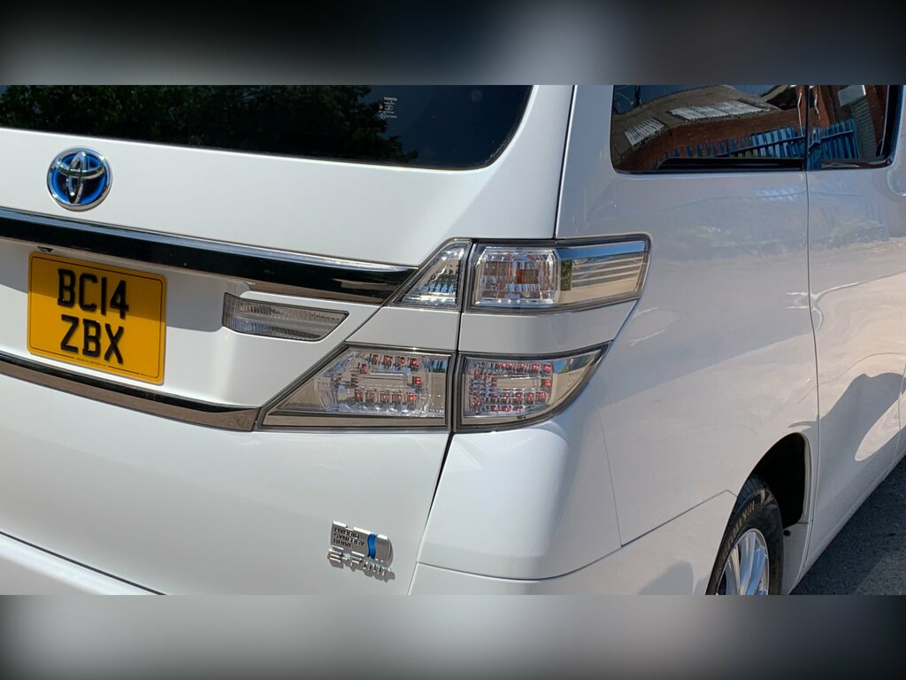 Toyota Vellfire Auto White #17