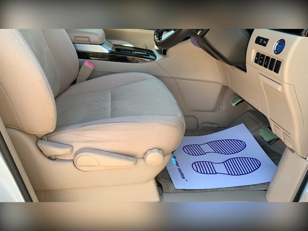 Toyota Vellfire Auto White #47