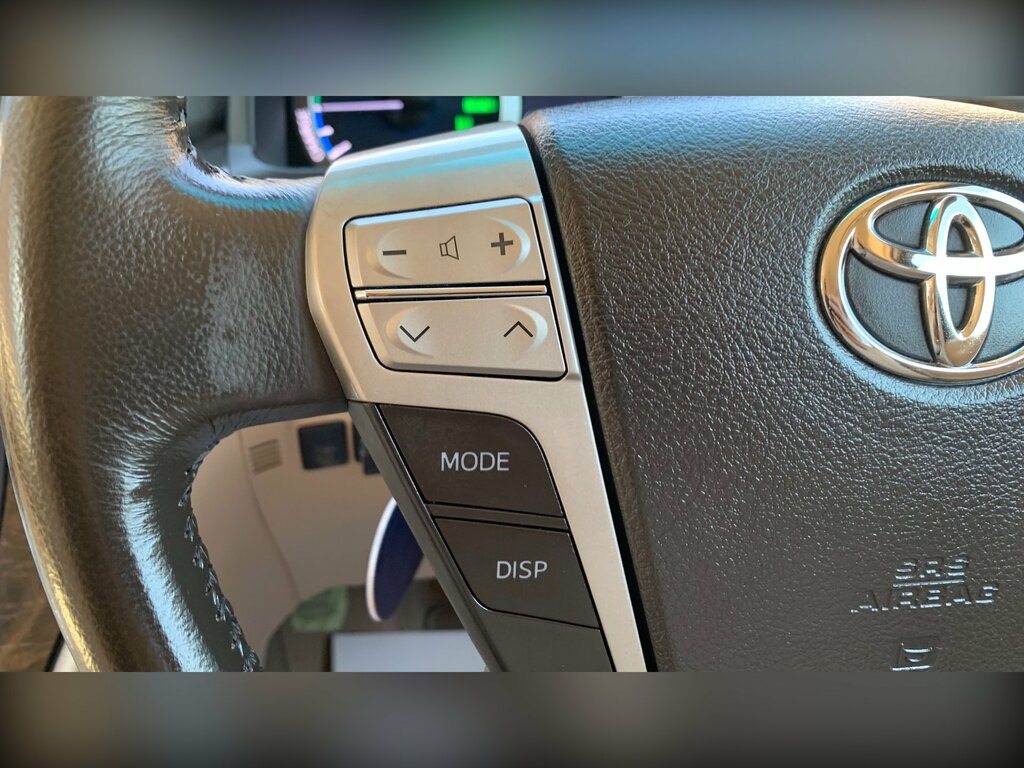 Toyota Vellfire Auto White #66