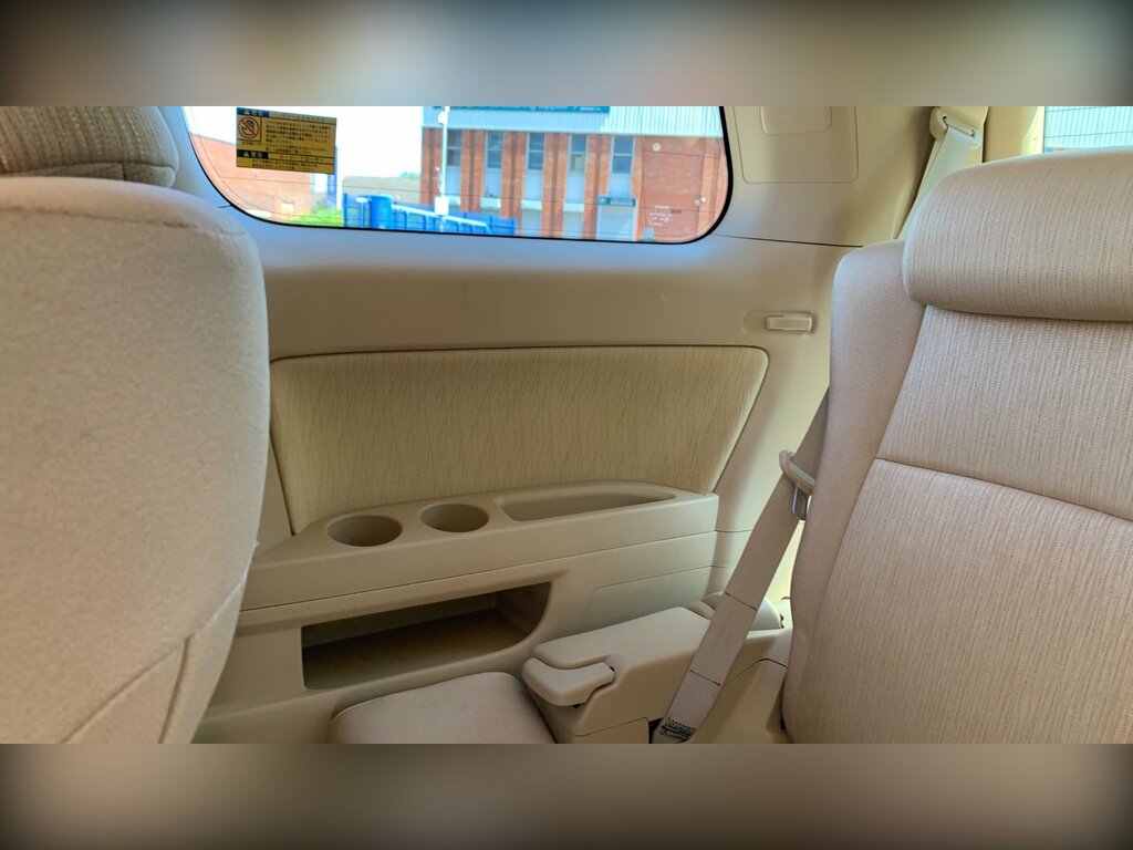 Toyota Vellfire Auto White #56