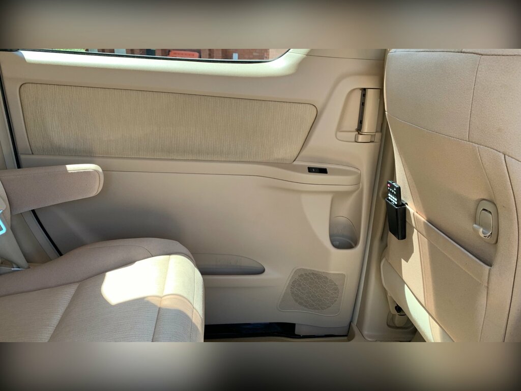 Toyota Vellfire Auto White #35