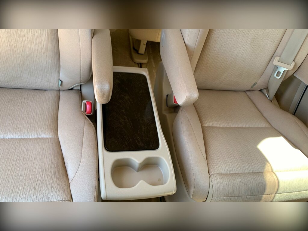 Toyota Vellfire Auto White #38