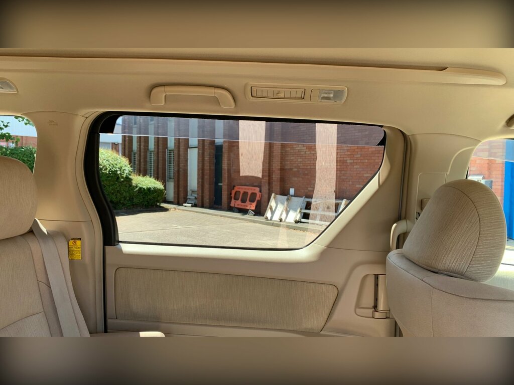 Toyota Vellfire Auto White #36