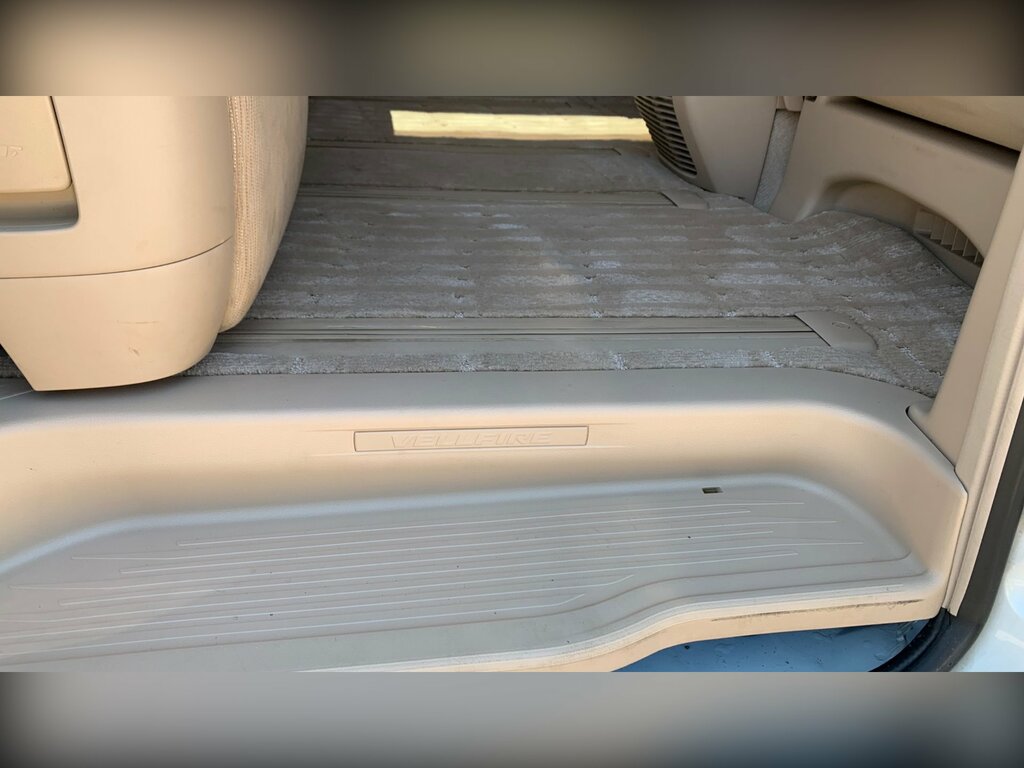 Toyota Vellfire Auto White #34