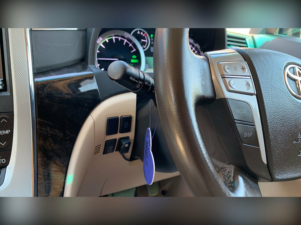 Toyota Vellfire Auto White #70