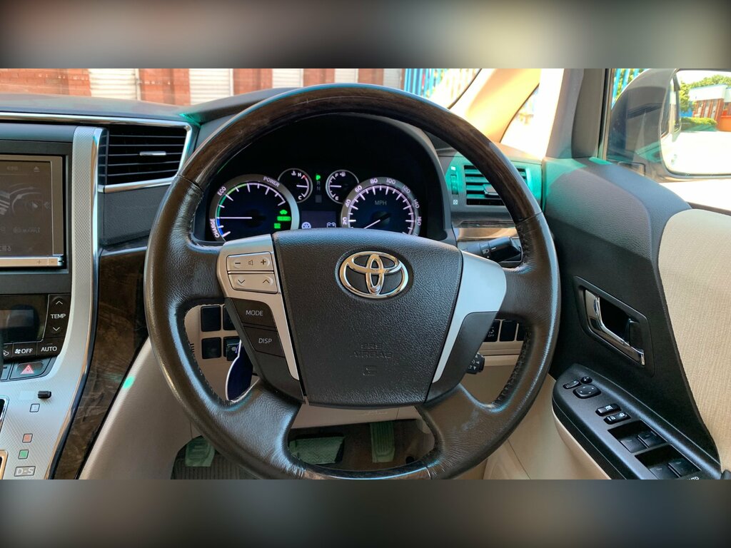 Toyota Vellfire Auto White #65