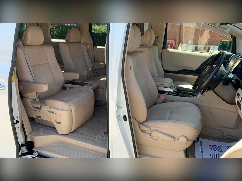 Toyota Vellfire Auto White #41