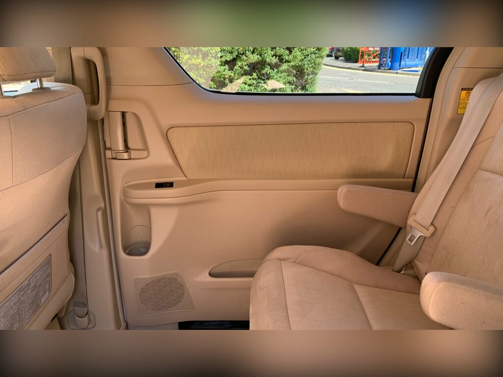 Toyota Vellfire Auto White #54