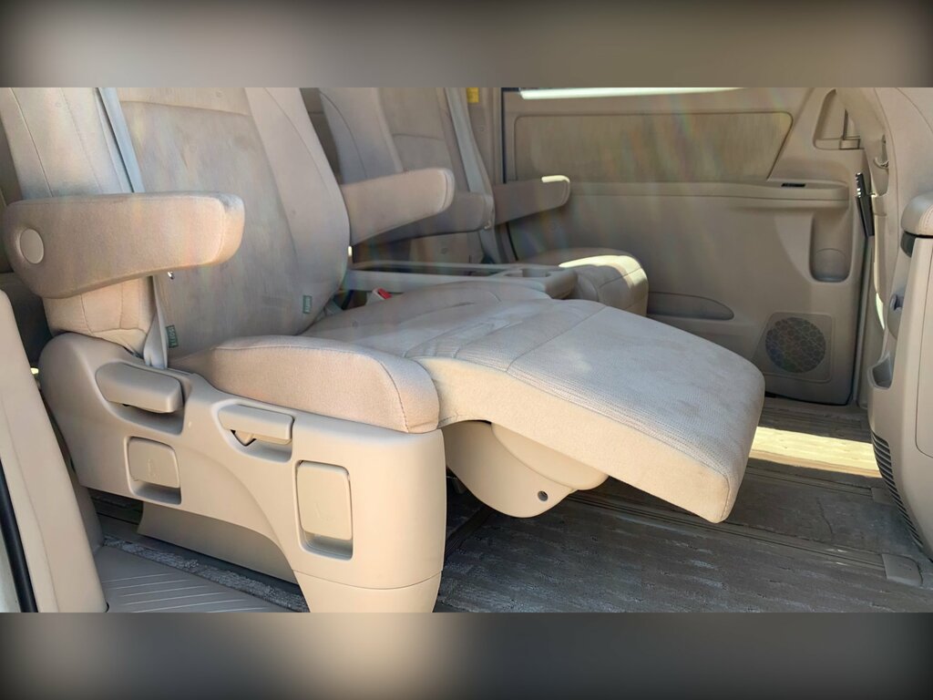 Toyota Vellfire Auto White #33