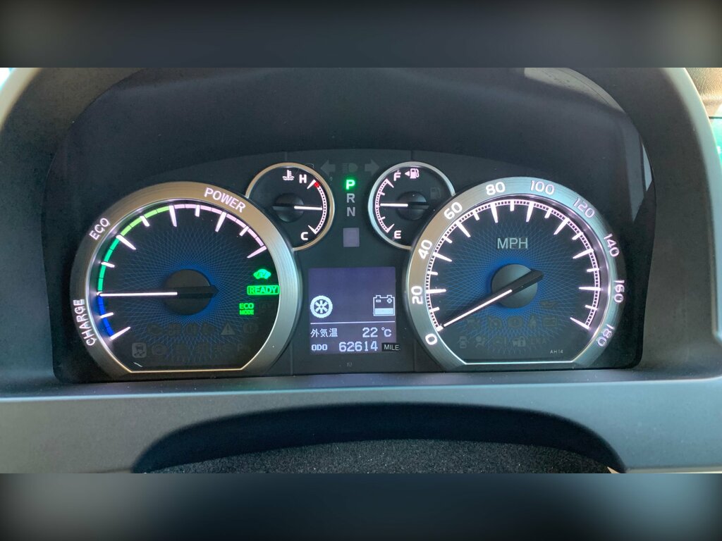 Toyota Vellfire Auto White #76