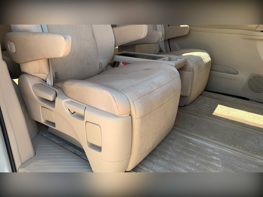 Toyota Vellfire Auto White #30