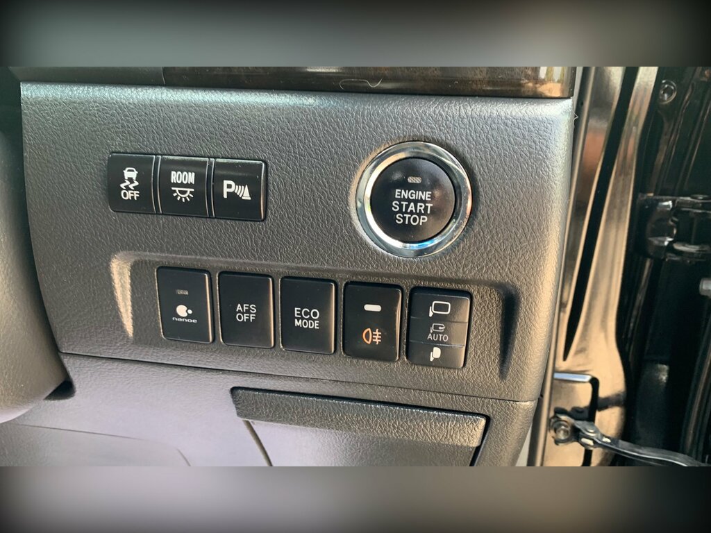 Toyota Vellfire 3.5 V6 Luxury 8 Seats White #71