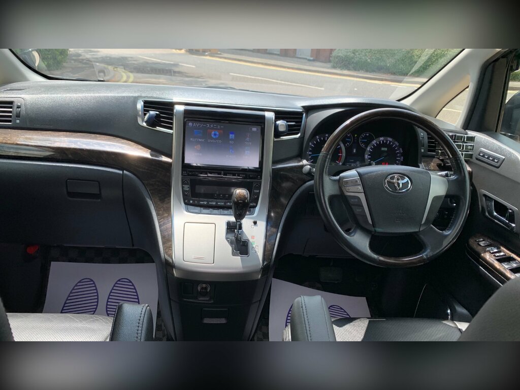 Toyota Vellfire 3.5 V6 Luxury 8 Seats White #80
