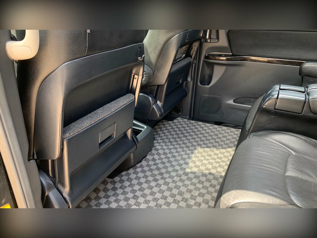 Toyota Vellfire 3.5 V6 Luxury 8 Seats White #44