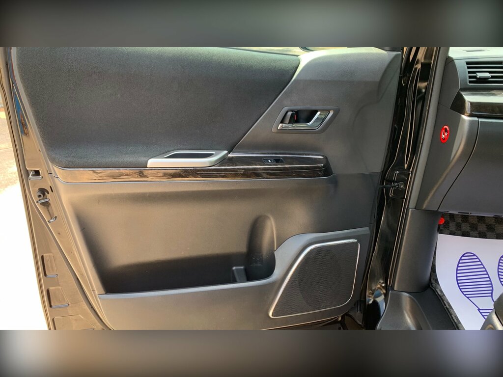 Toyota Vellfire 3.5 V6 Luxury 8 Seats White #47
