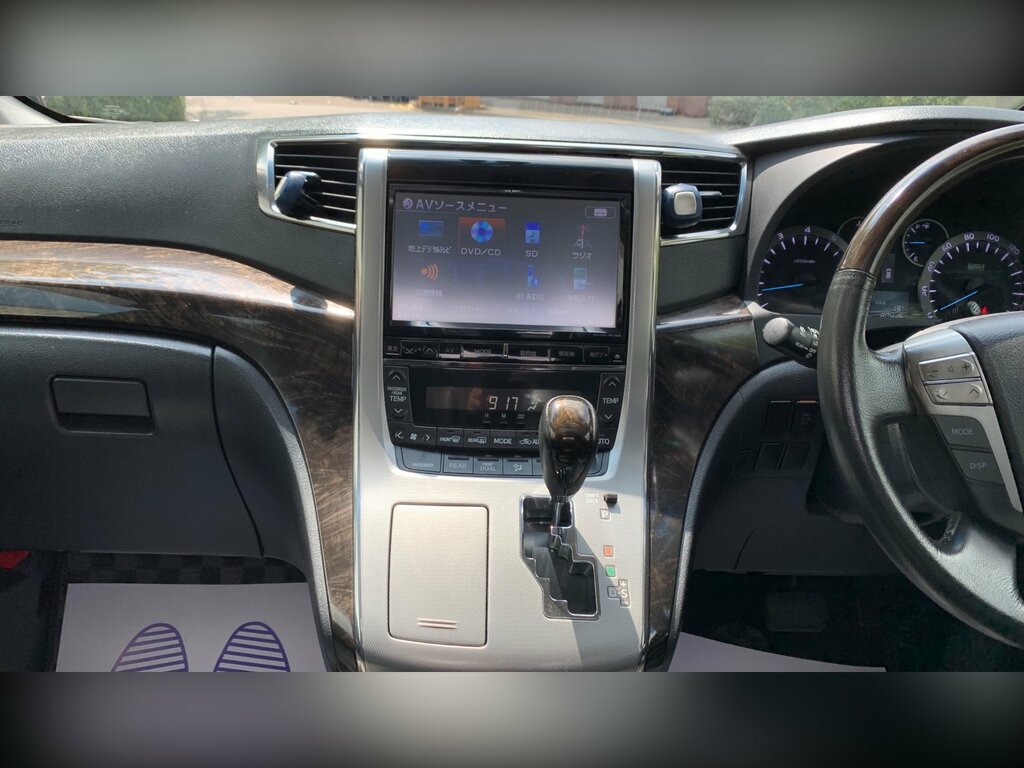 Toyota Vellfire 3.5 V6 Luxury 8 Seats White #79