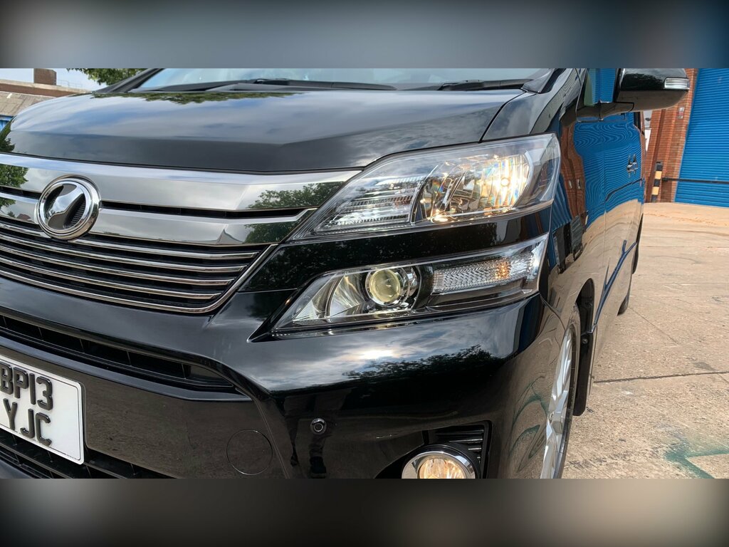 Toyota Vellfire 3.5 V6 Luxury 8 Seats White #9