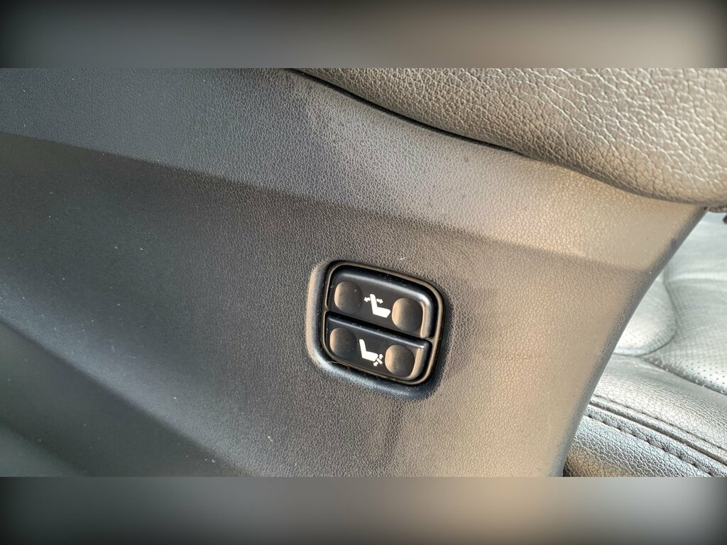 Toyota Vellfire 3.5 V6 Luxury 8 Seats White #97