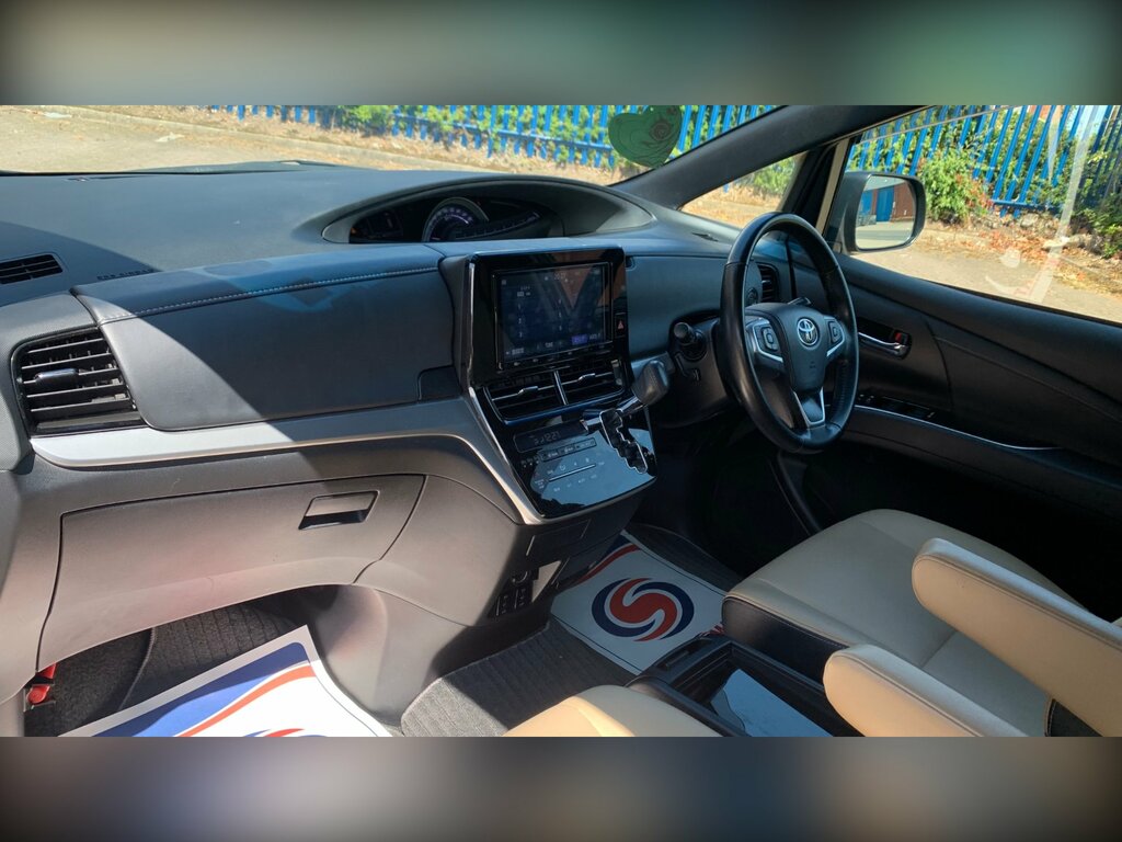 Toyota Estima 2.4 4Wd White #37