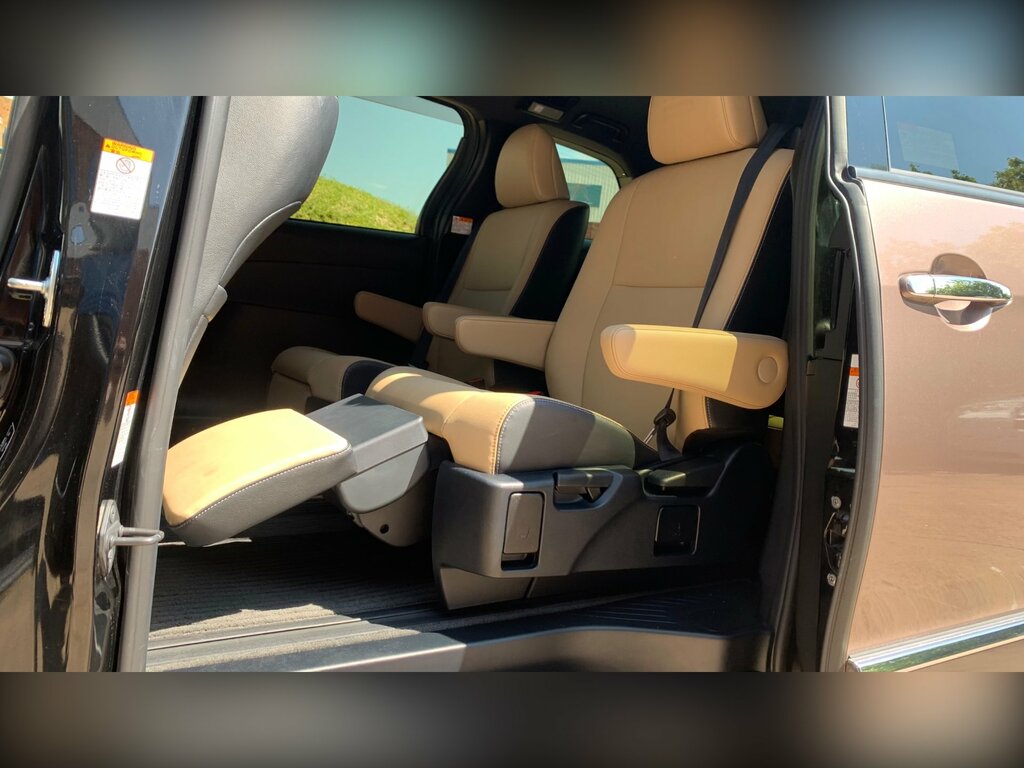 Toyota Estima 2.4 4Wd White #33