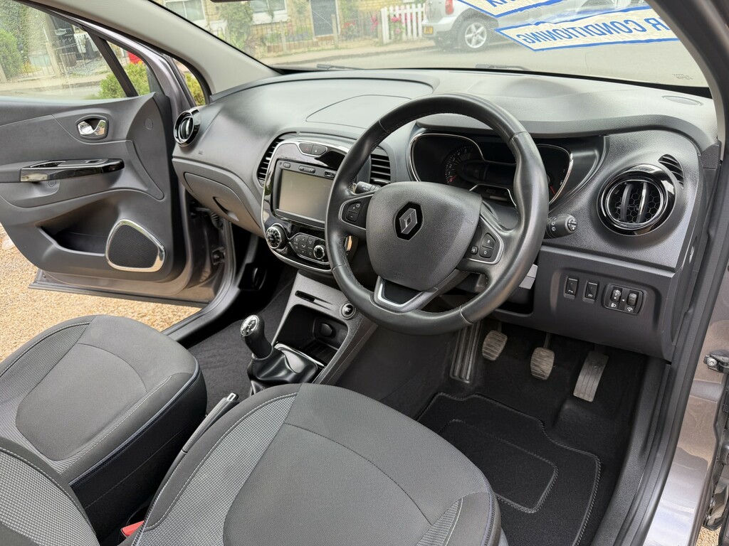 Renault Captur 0.9 Tce Dynamique S Nav Low Mileage Full Renault S HV17OCJ Grey #6