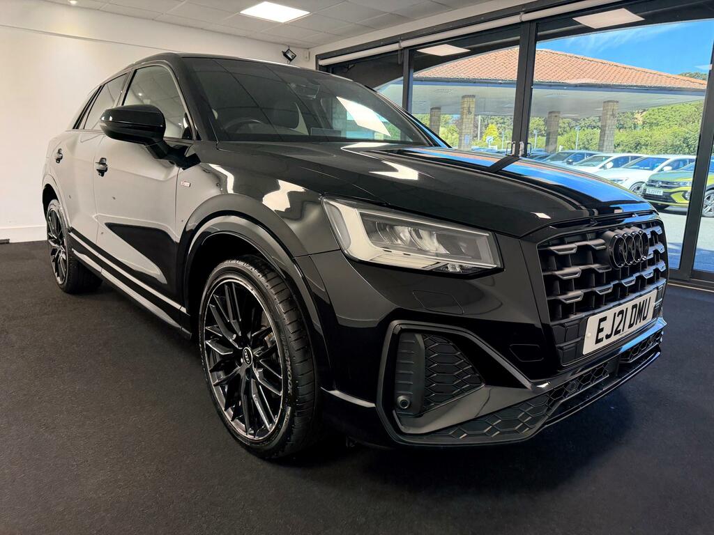 Audi Q2 1.5 Tfsi Cod 35 Black Edition Suv Pe EJ21DMU Black #3