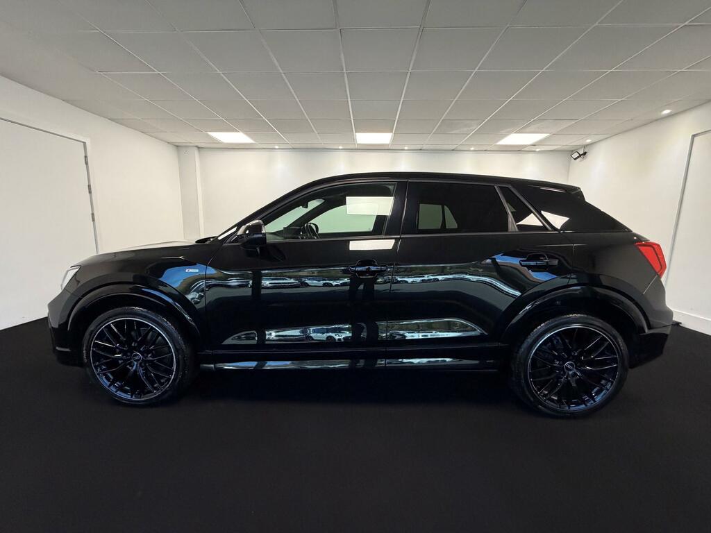 Audi Q2 1.5 Tfsi Cod 35 Black Edition Suv Pe EJ21DMU Black #4